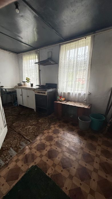 Продам будинок по вул. В. Вишиваного