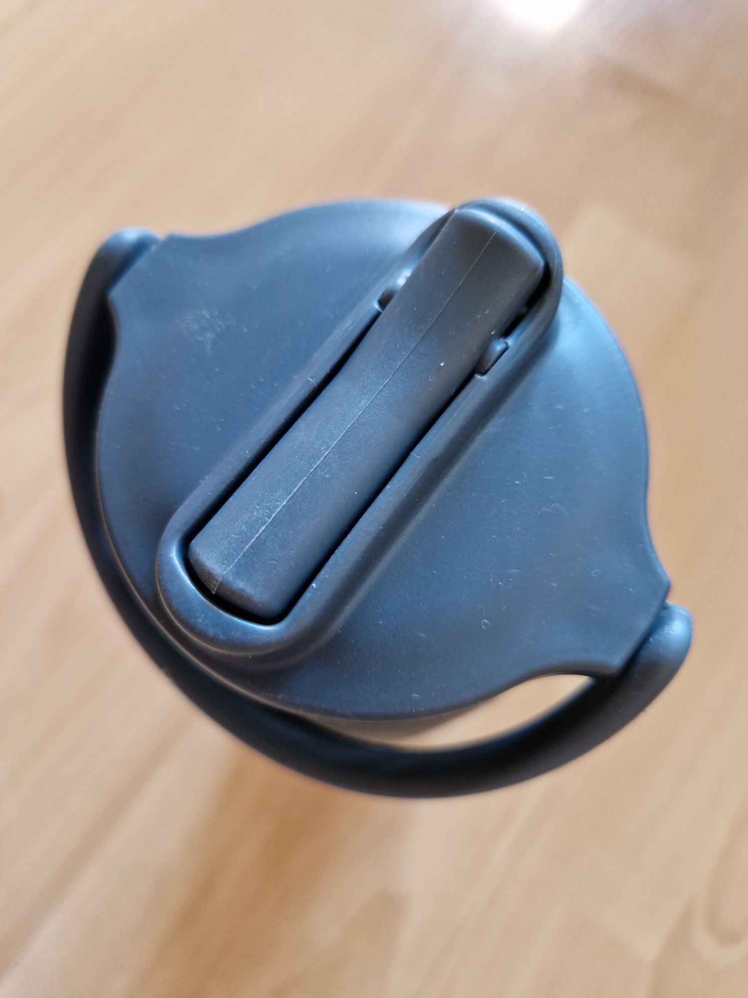 Lifefactory 650 ml carbon czarna szara butelka ze słomką