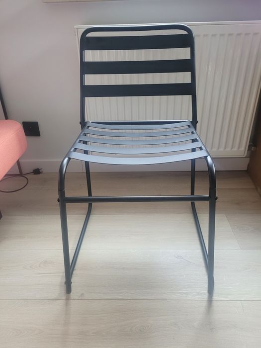 Żelazne, czarne krzesło H&M Home