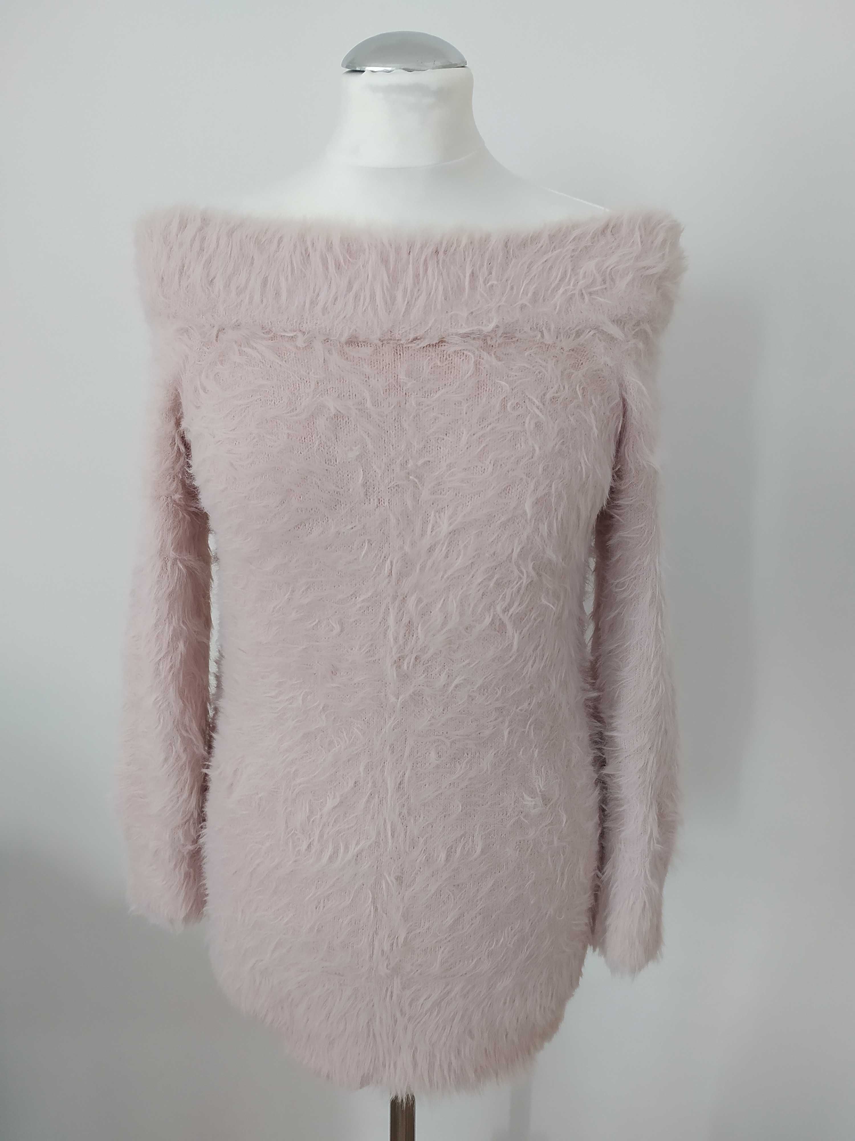Sweter sweterek tunika różowy pudrowy róż włochaty puszysty dekolt S