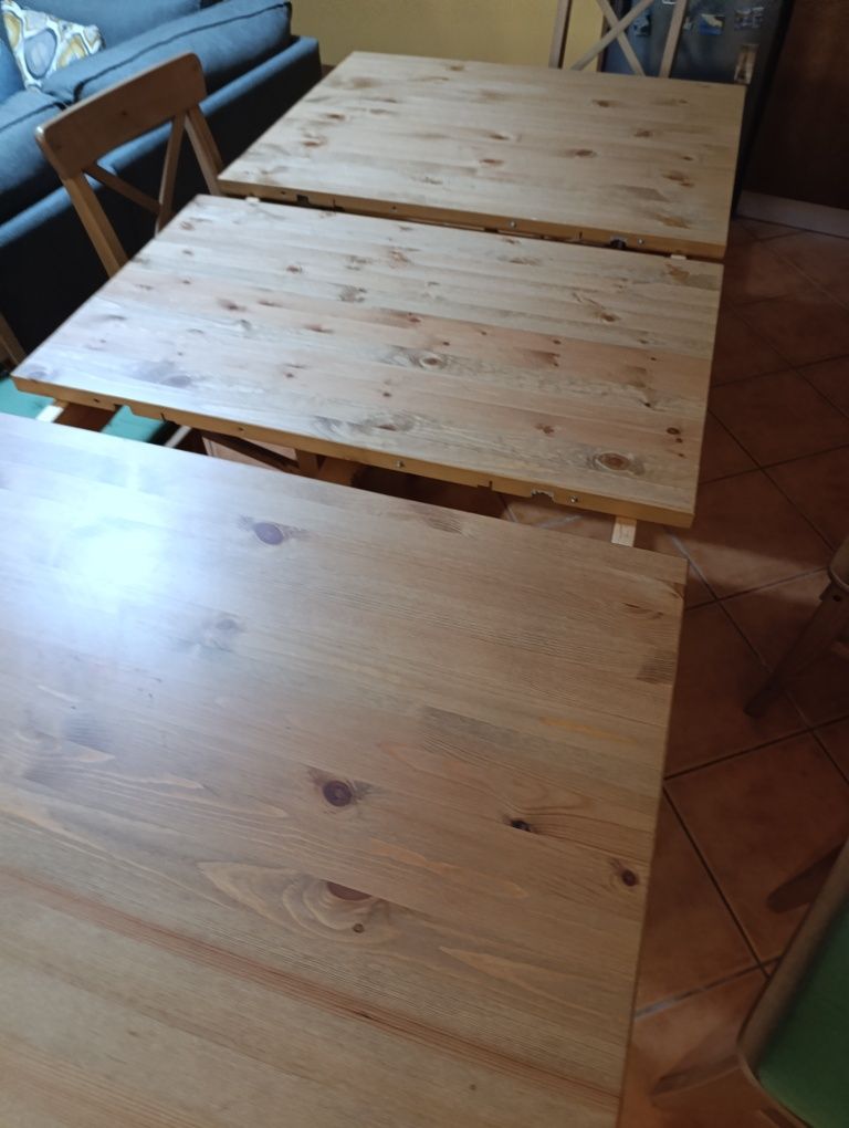 Mesa extensível e 6 cadeiras