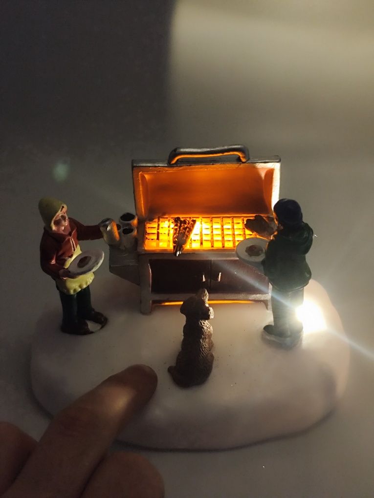 NOWA Świąteczna figurka grill zimowe miasteczko scenka z grillem LED