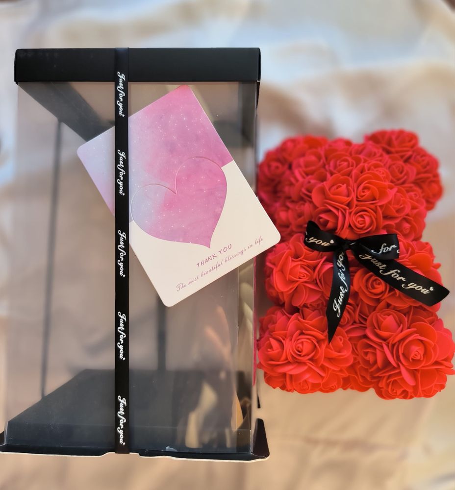 Urso de rosas com caixa