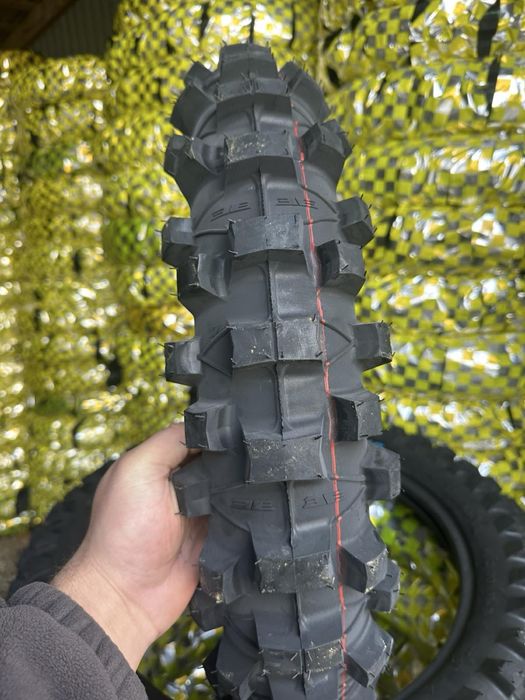 Мото шини колеса