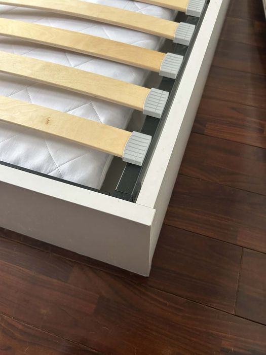 Łóżko Białe z Oświetleniem Marsylia 160x200