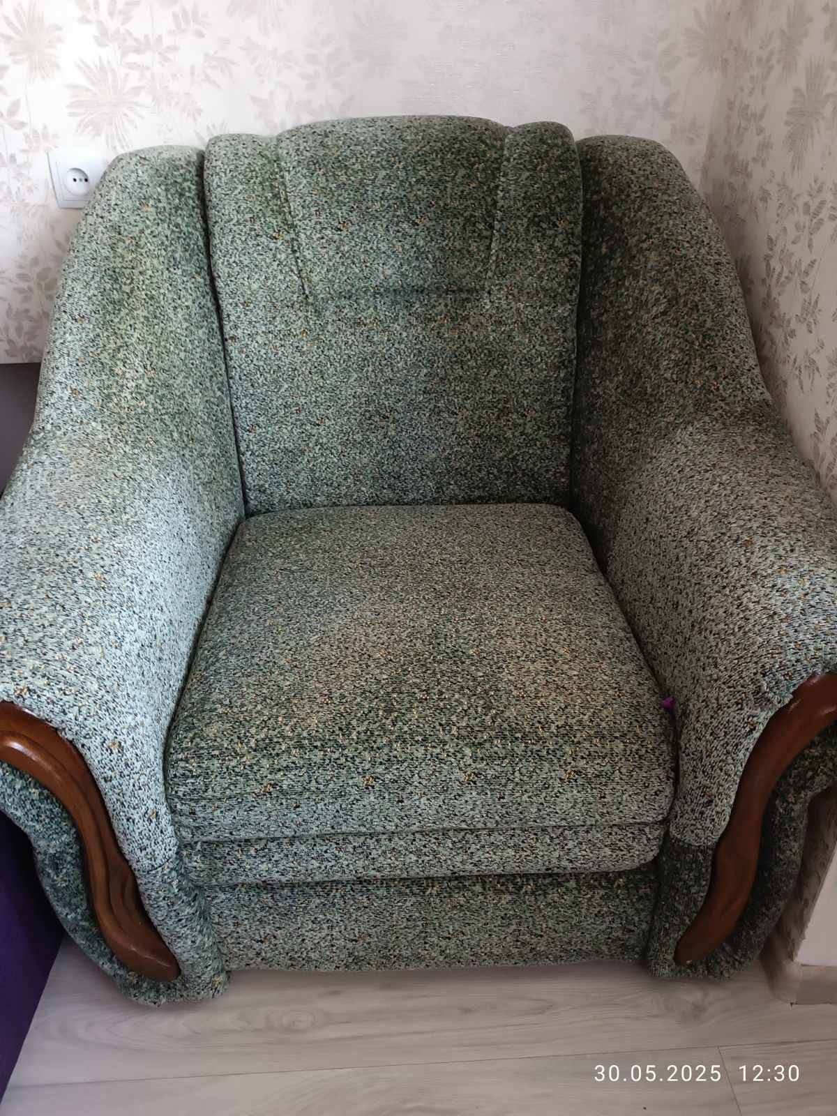 Продам розкладне крісло