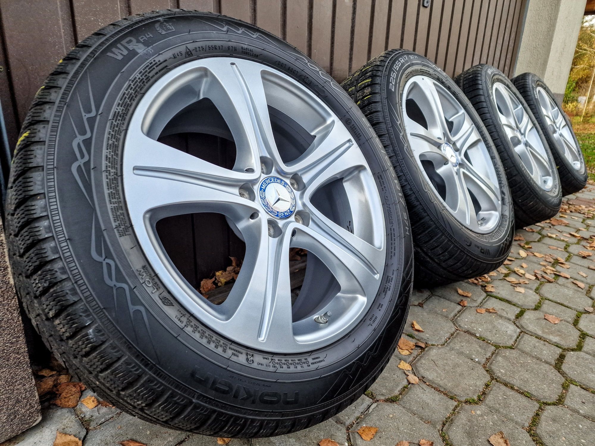 Felgi z oponami zimowymi 225/55R17 Mercedes E klasa w213 5x112 C238 C