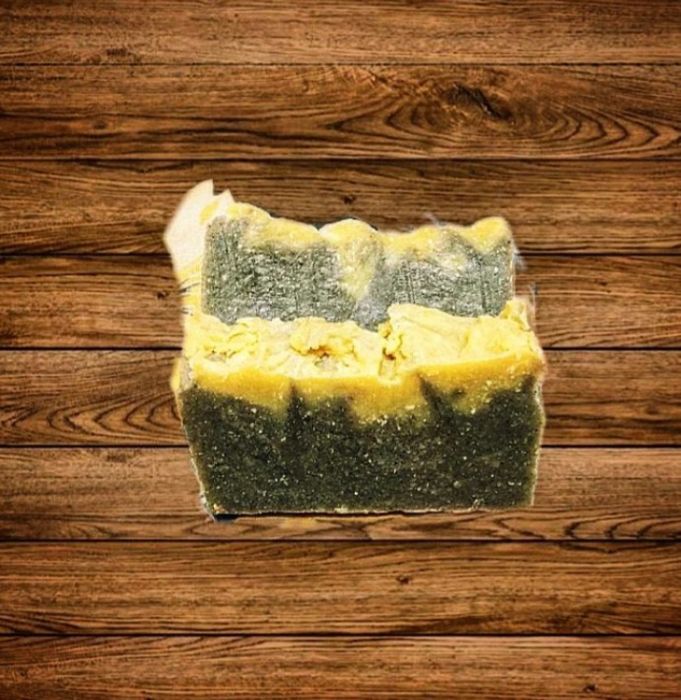 Натуральне мило з рослинних та тваринних жирів -три глини.