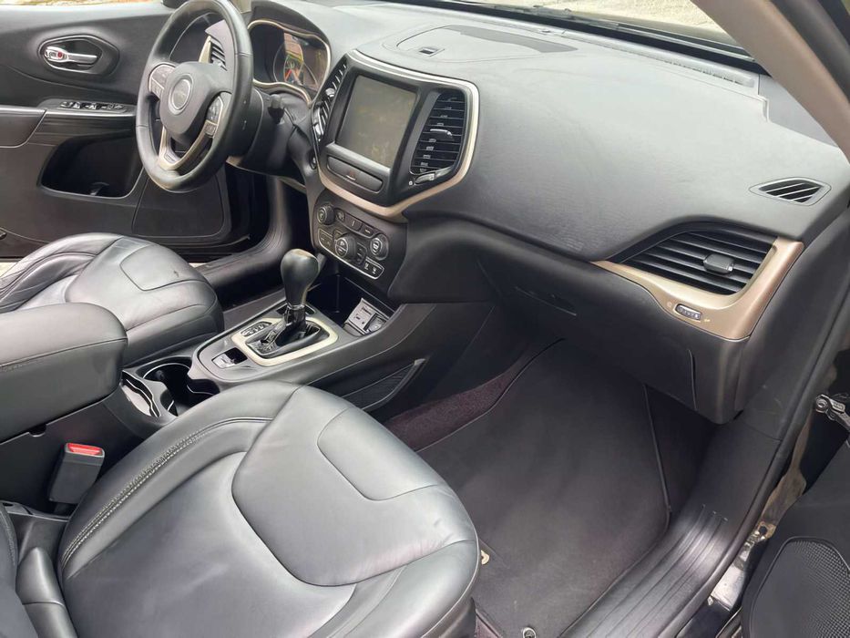 Jeep Cherokee      2017