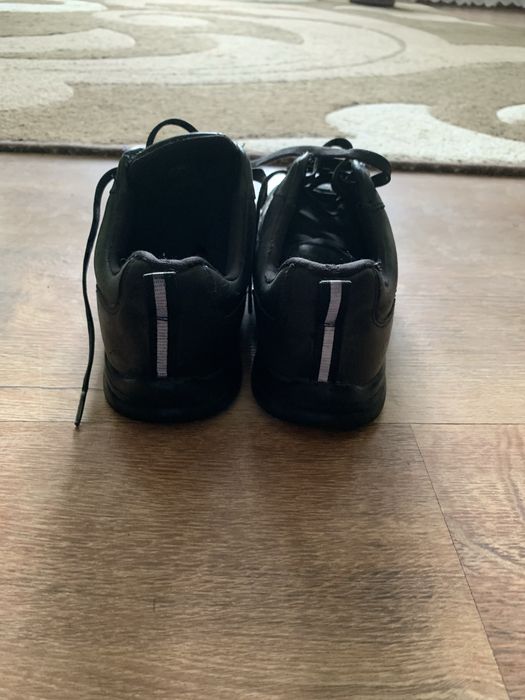 Кросівки шкіряні чорні