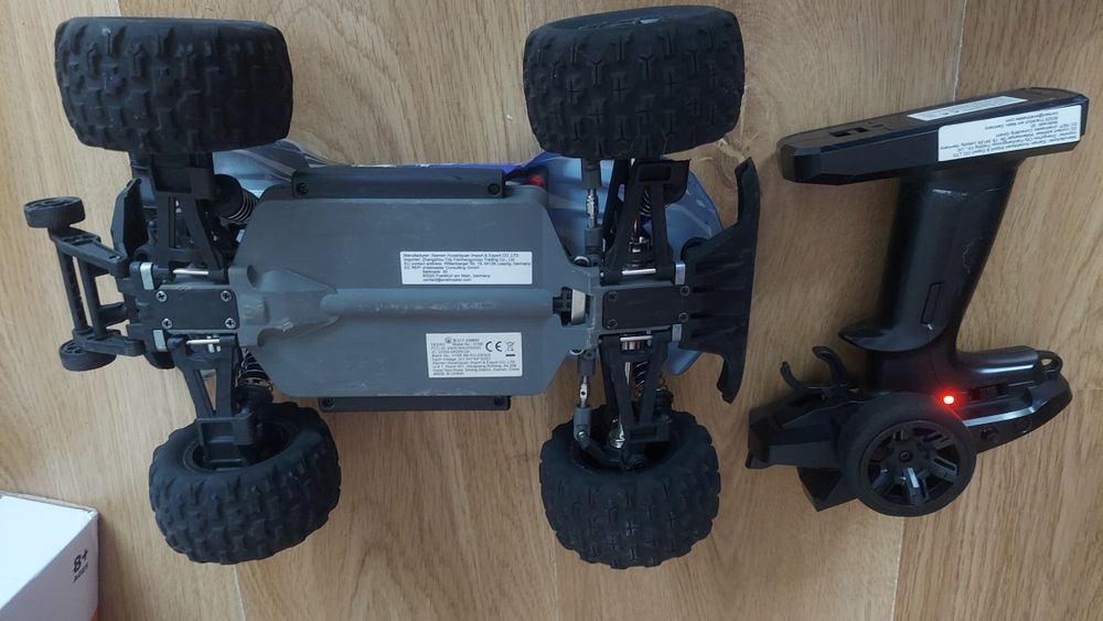 Model rc Deerec H16E bezszczotkowy.