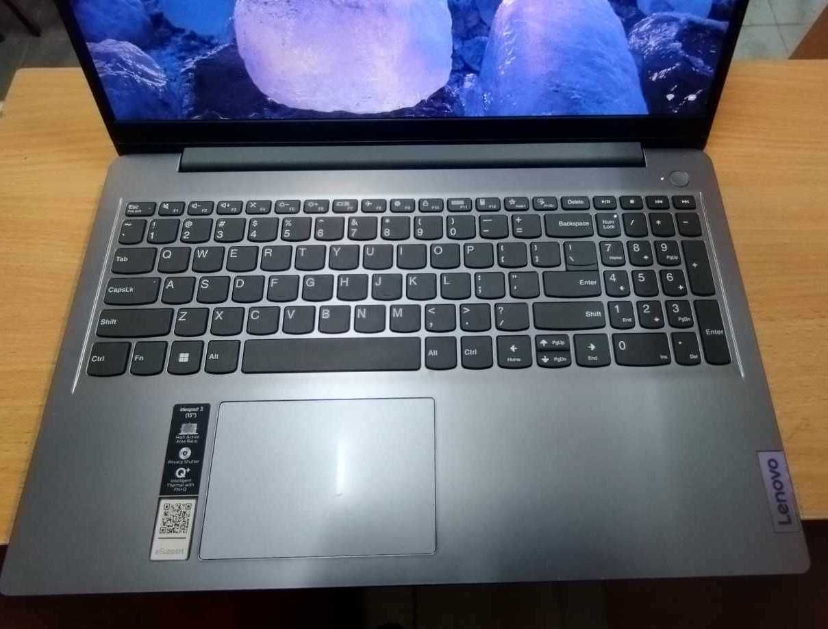 Laptop IdeaPad3 i3-1115G4/8GB/512GB SSD/Win 11 Komis Madej Tarnów