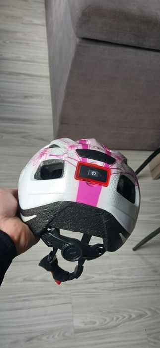 Kask dzieciecy z światełkiem