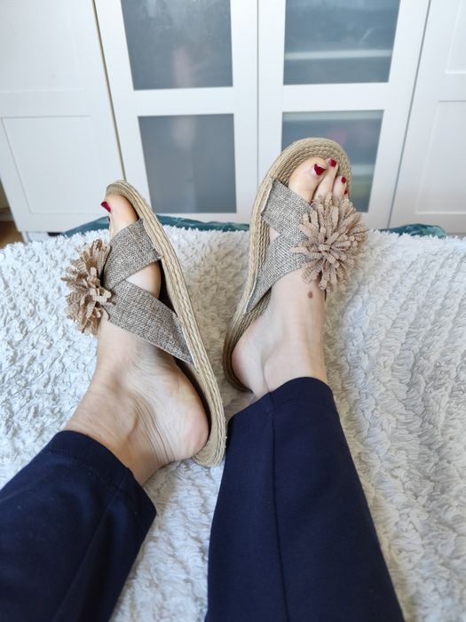 Buty kapcie damskie używane