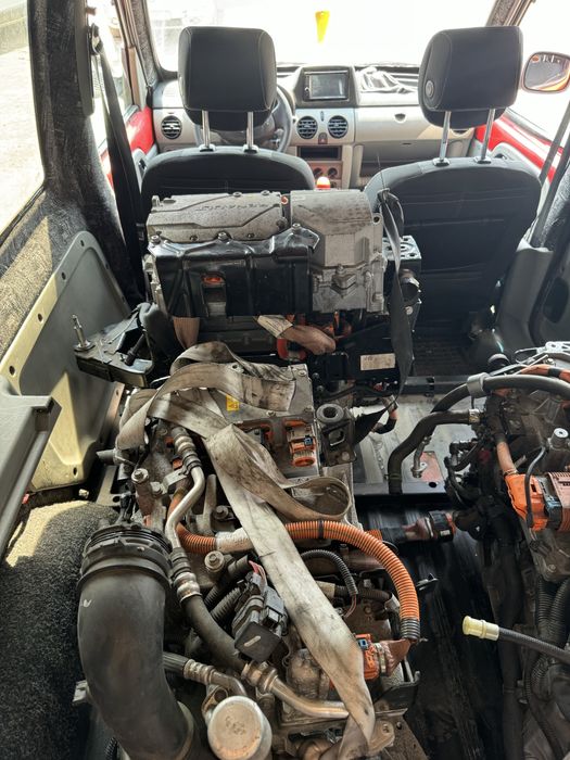 Разборка двигуни навісне блоки renault Kangoo ZE Zoe