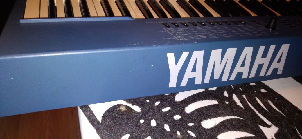 Syntezator Yamaha CS1x , stan bdb