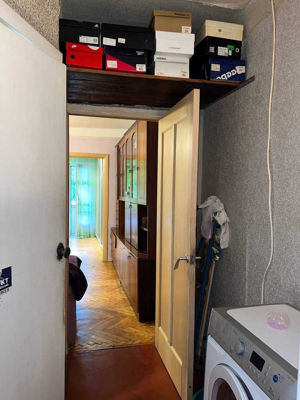 Простора 3-кімнатна Деснянський район, 2/9 поверх, 61 м² вул. Поповича
