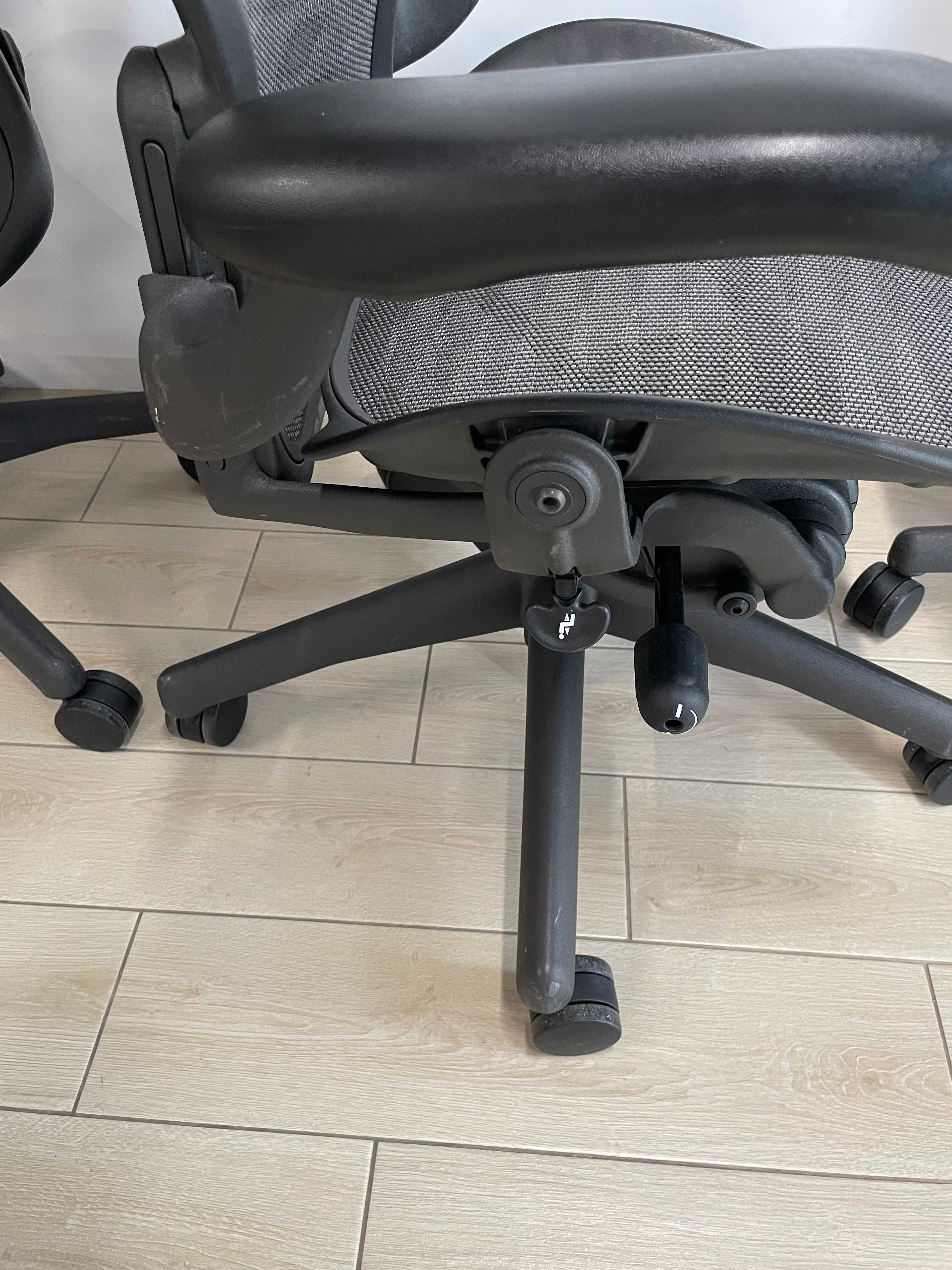 Herman Miller Aeron Size B крісло офісне