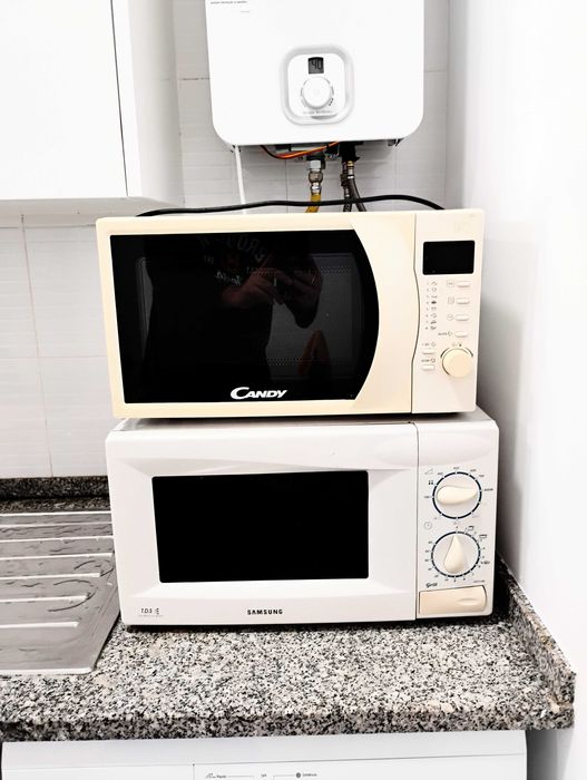 Dois Microondas Funcionando Perfeitamente