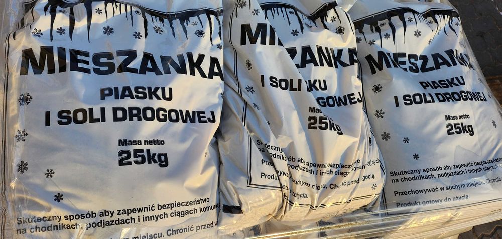 Mieszanka piasku i soli  drogowej z antyzbrylaczem worki DETAL/HURT
