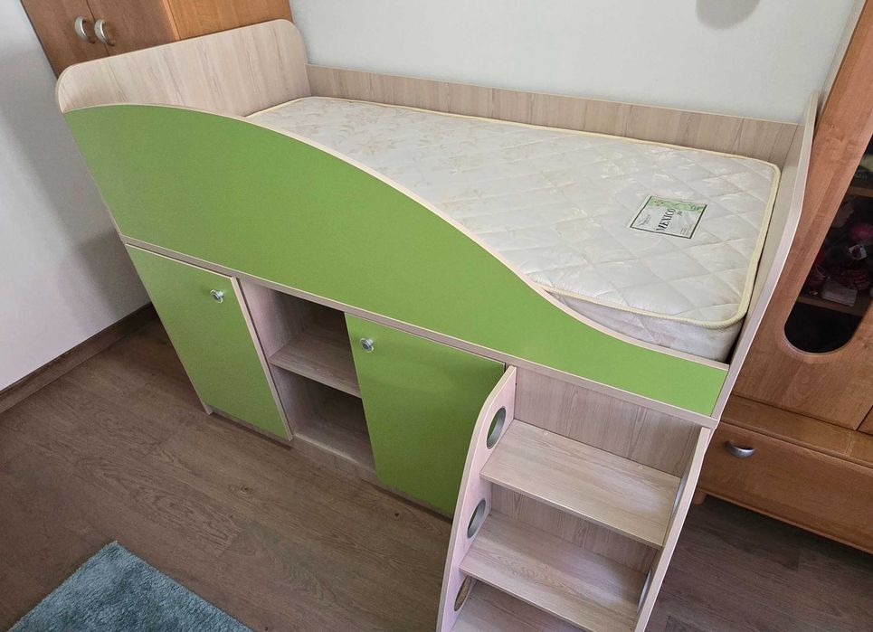 Дитяче ліжко-шафа