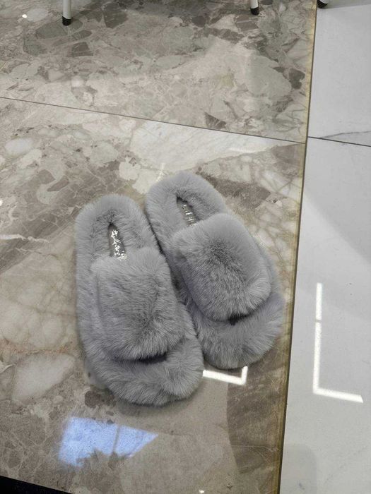 Тапочки з еко хутра, хутряні тапочки, трендові модні тапочки пухнасті