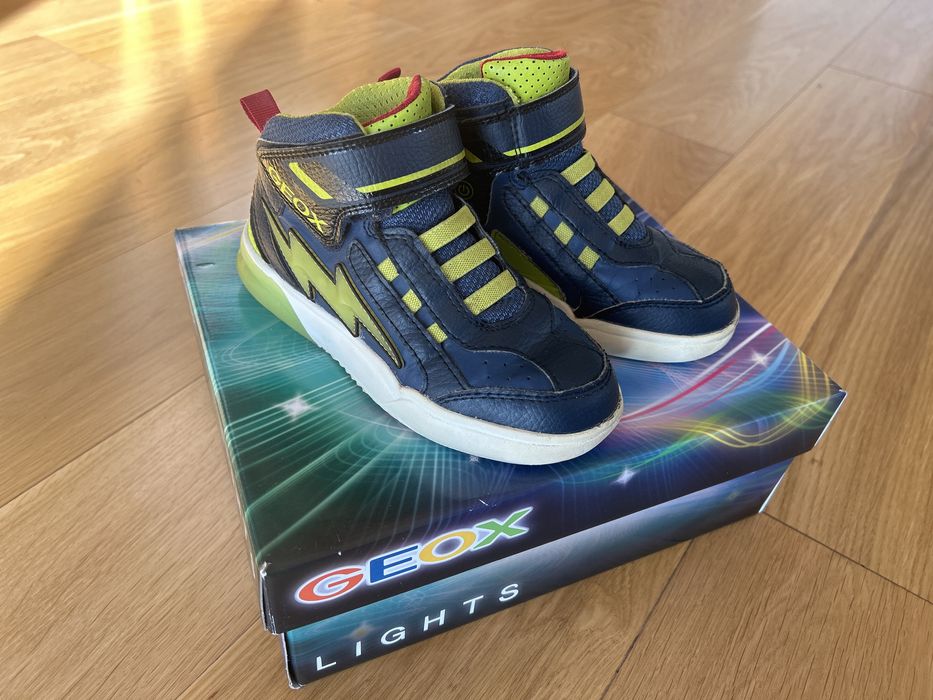 Buty Geox za kostkę r.30 świecące