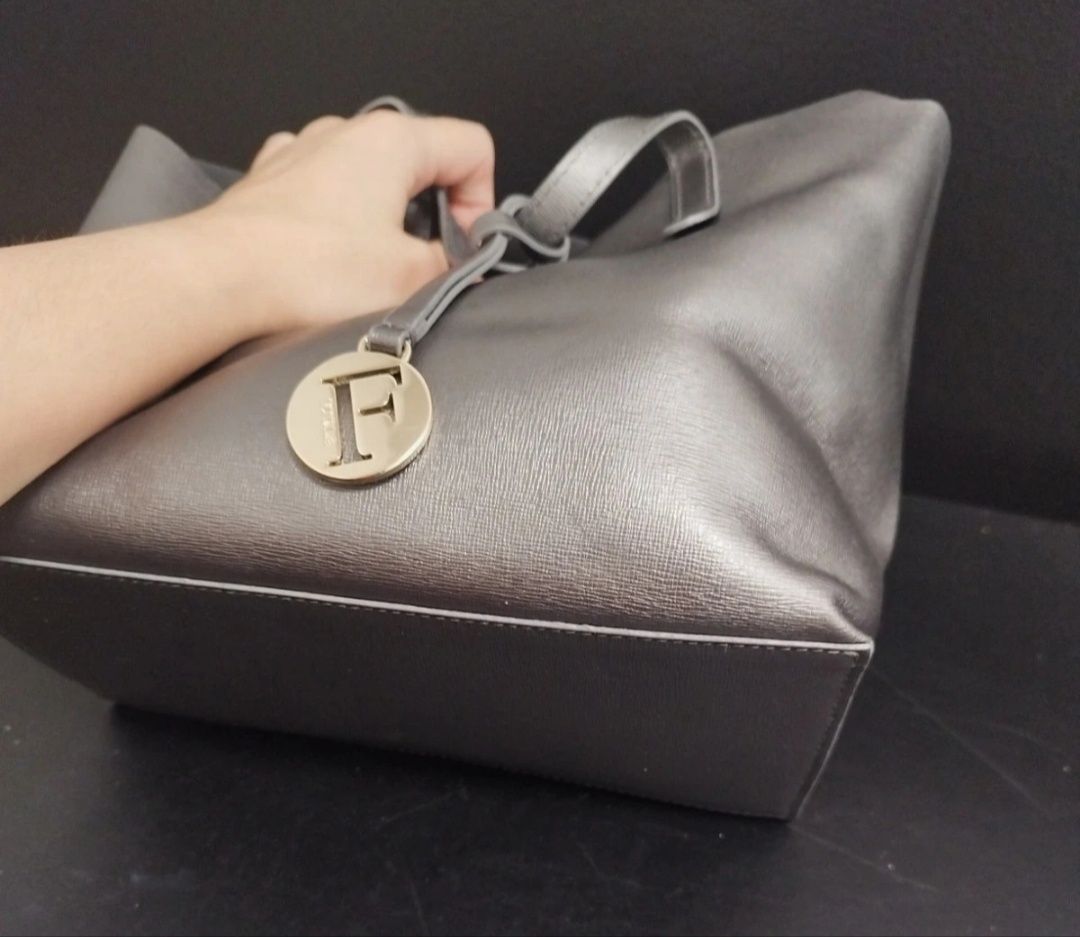 Mala Furla preta