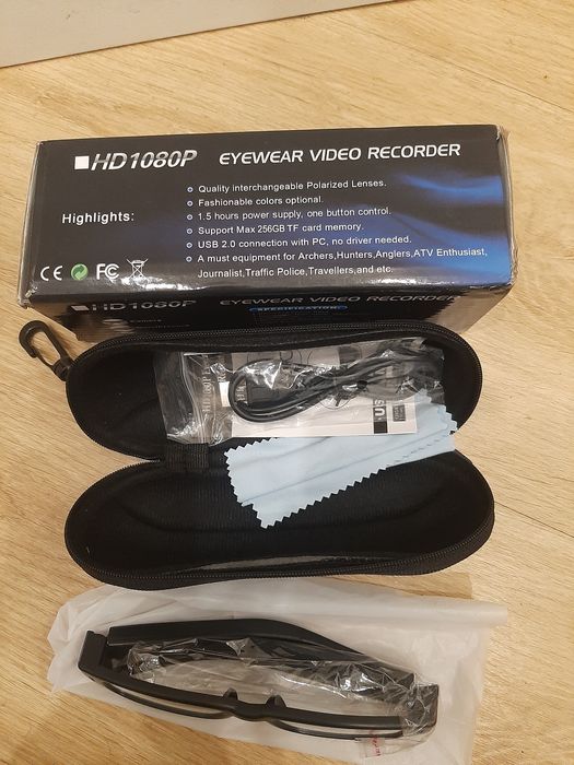 Óculos camara 
características: 
Desigh moda e popular para vestir. 
F