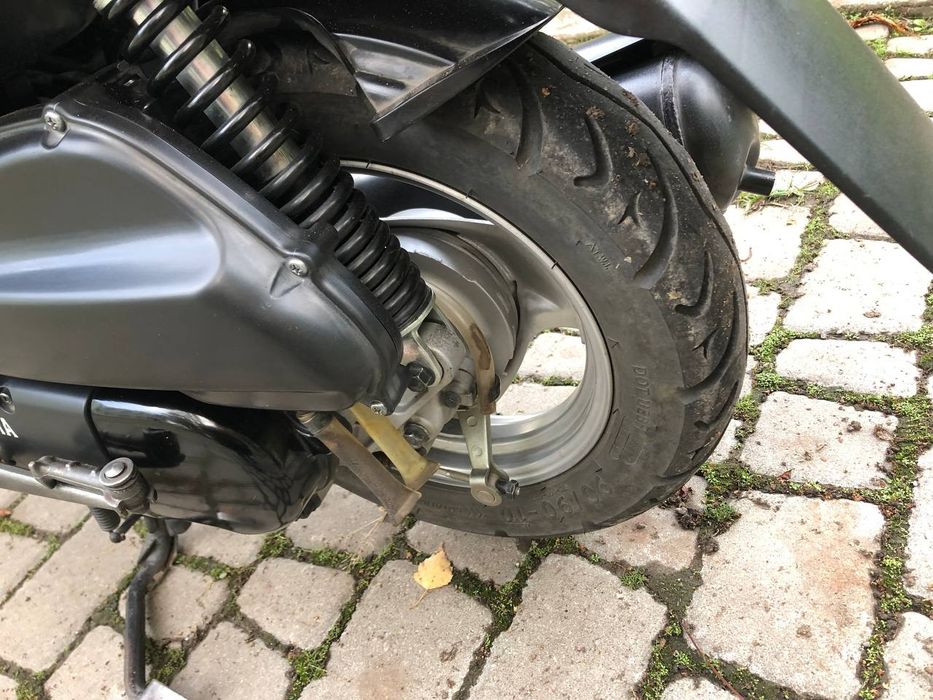 Ямаха джог са 36 все працює все справне не їде а пливе пробіг 11900