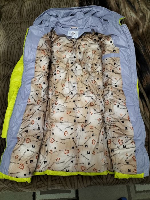 Продам жіночий верхній одяг