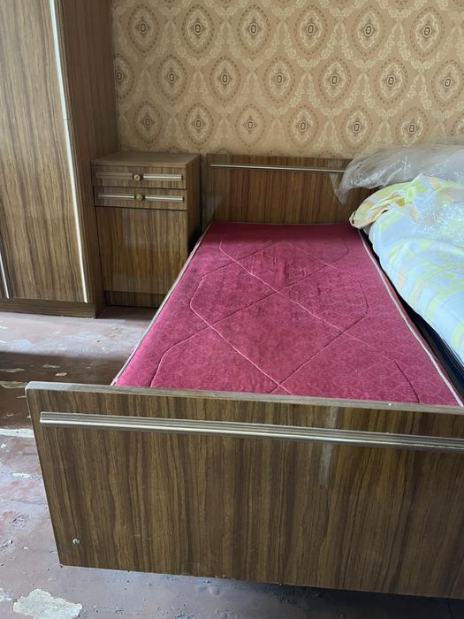 Шкаф, кровать, тумбочка