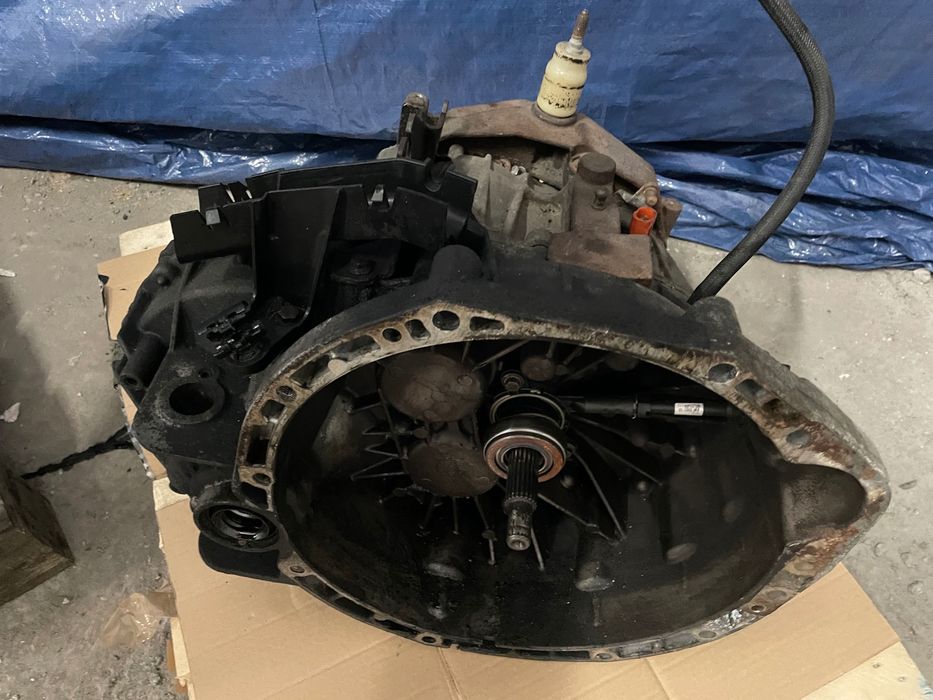 Trafic Vivaro 2.0 dci skrzynia biegów PF6010 oryginał