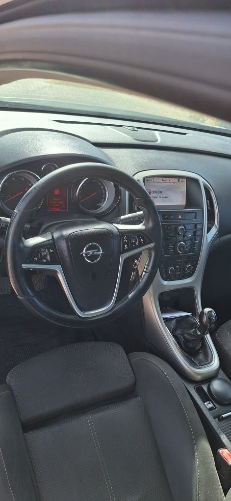 Opel astra j sport tourer