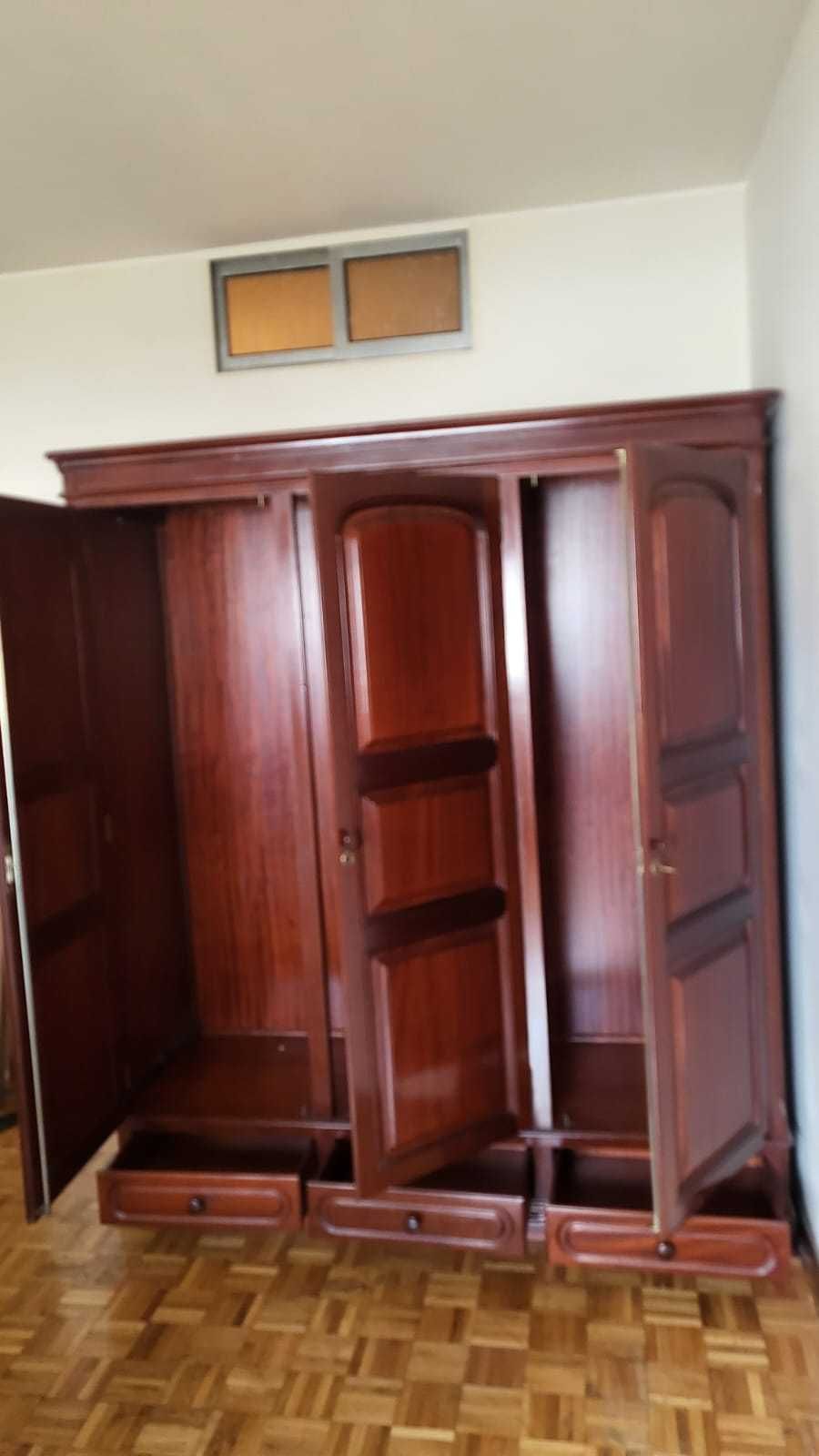 Guarda fatos 3 portas como novo