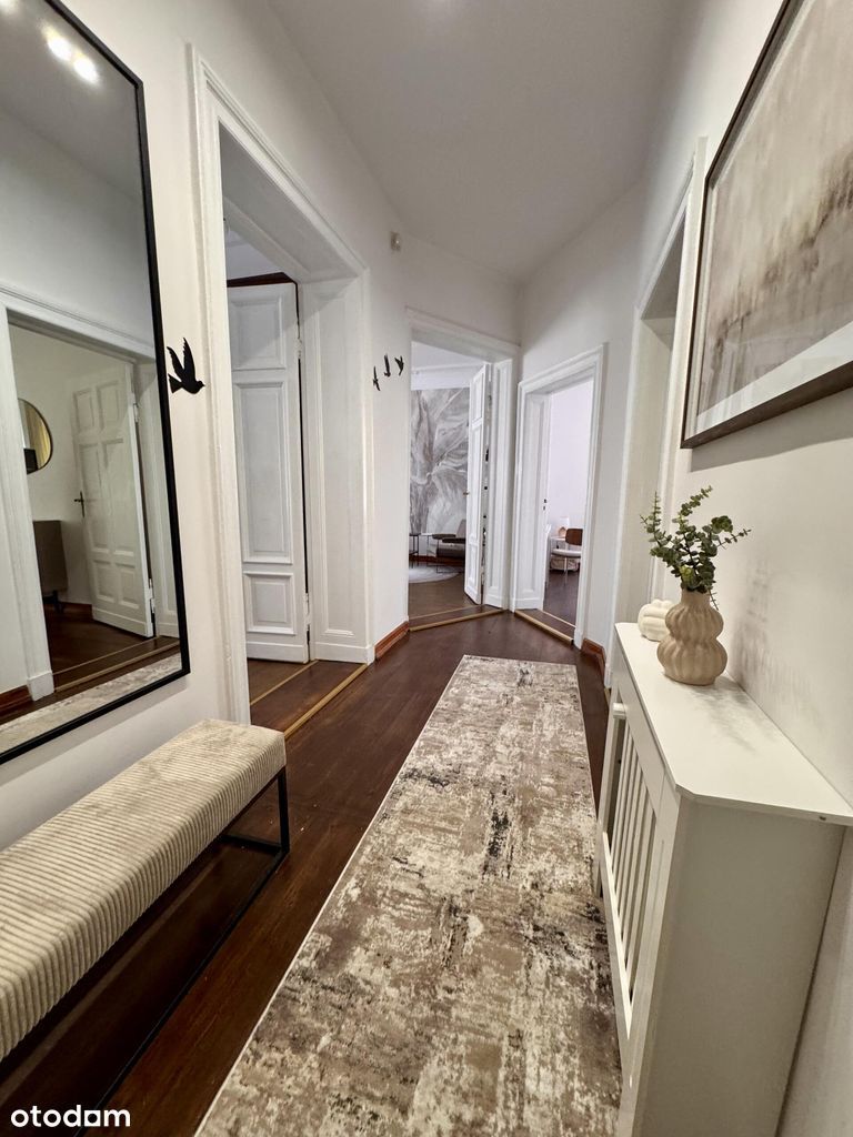 Przestronny, w pełni urządzony apartament w centru