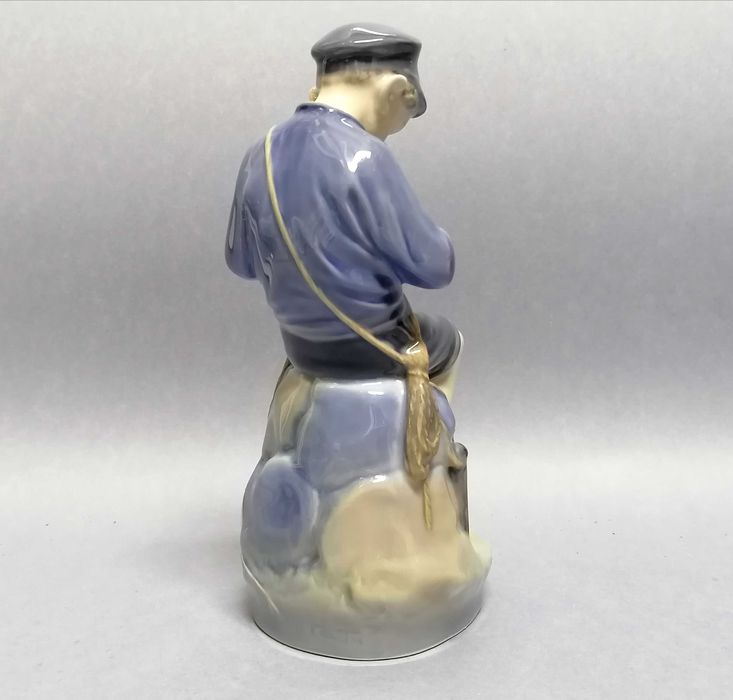 Chłopiec z kijkiem, figurka Royal Copenhagen, proj.Ch. Thomsen