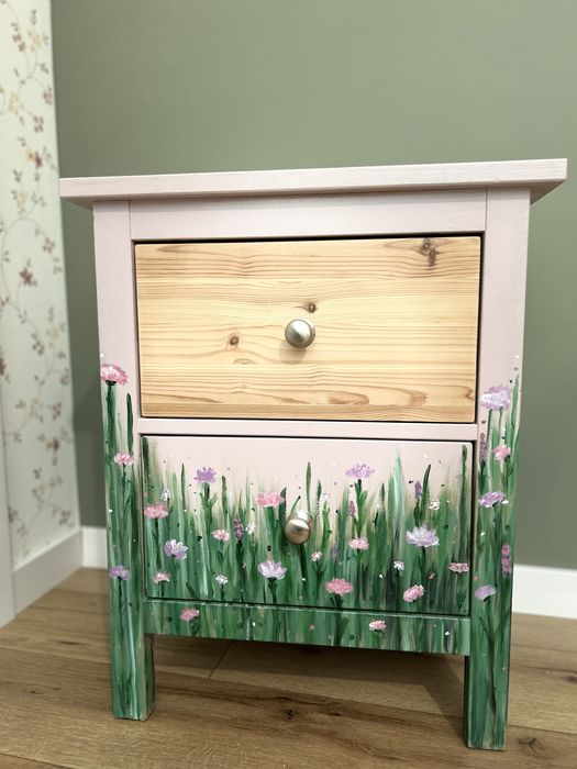 Unikatowa szafka nocna IKEA HEMNES – rękodzieło, floral, dziewczęca