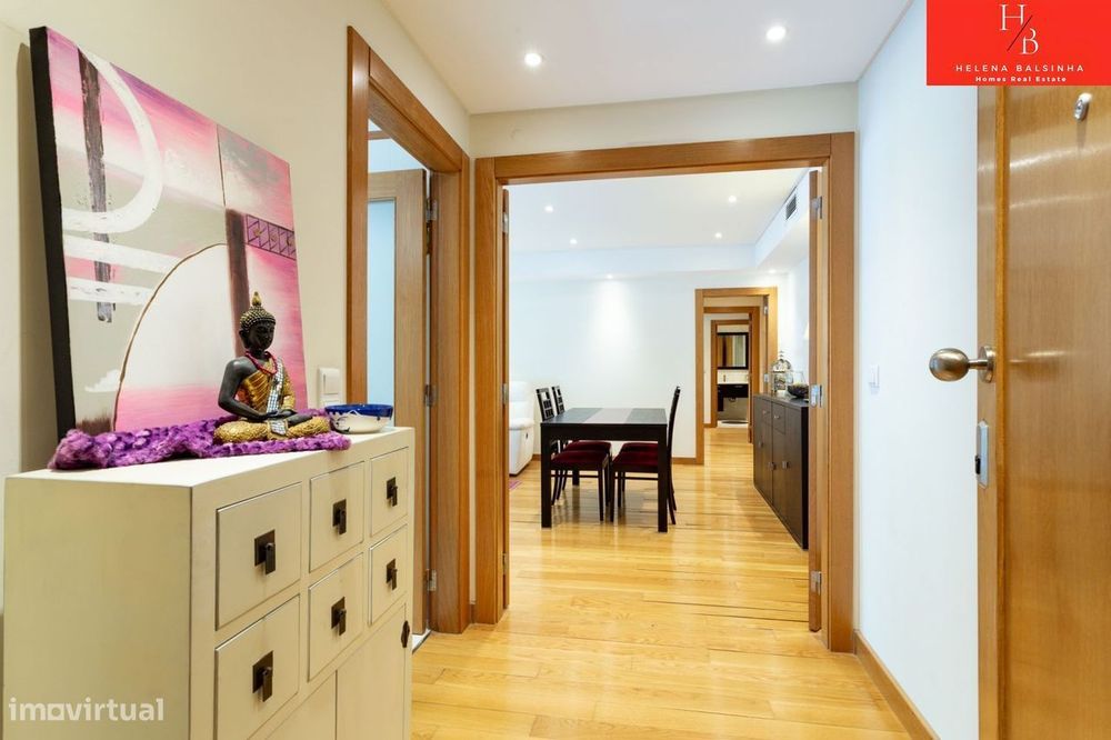 Excelente Apartamento T2 com 3 Parqueamentos nas Colinas do Cruzeiro