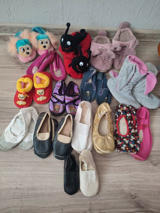 Туфли кросовки тапочки , босоножки,чешки