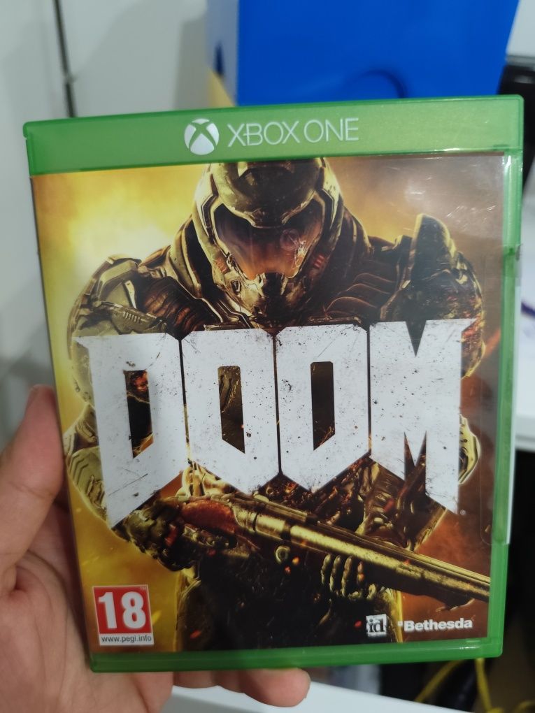 Doom xbox one gra