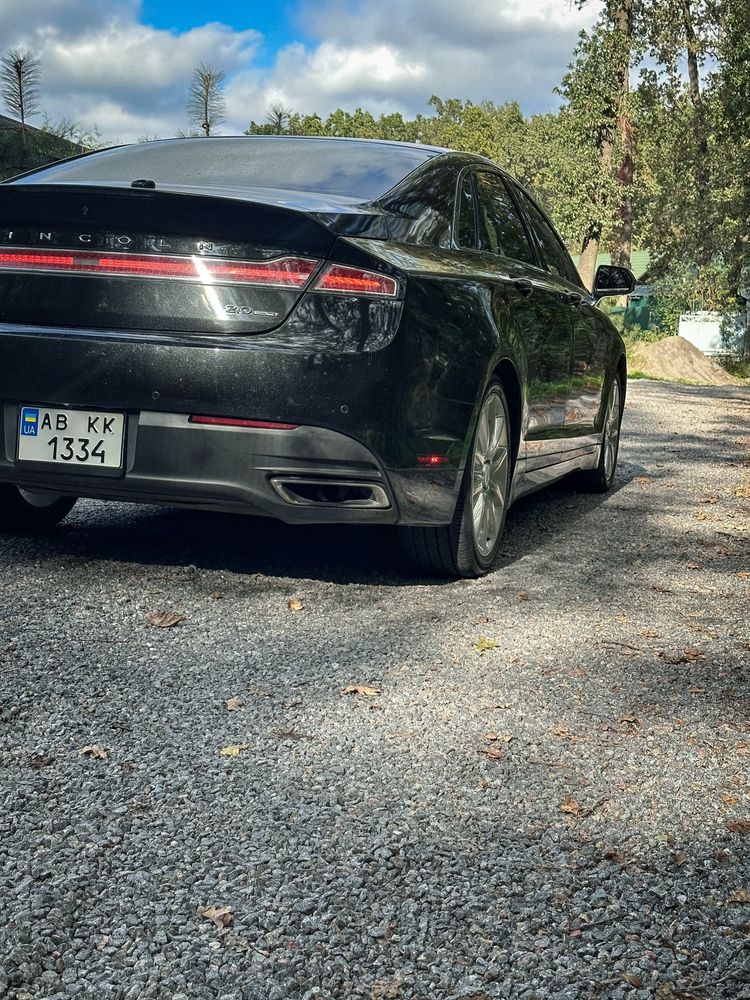 Lincoln mkz 2015 року