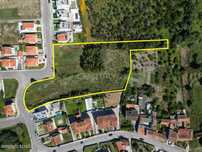 Terreno com capacidade de construção de uma ou várias moradias
