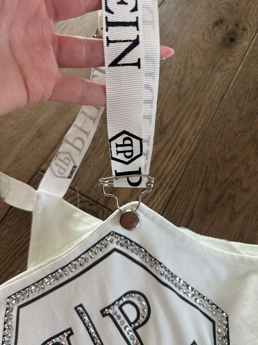 Stylowy biały kombinezon marki Philipp Plein