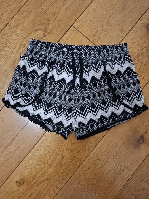Krótkie spodenki szorty boho 134-140cm 8-10 lat