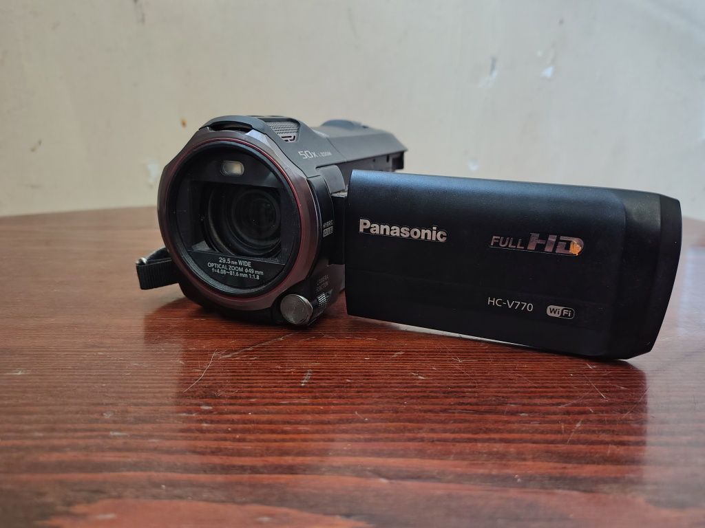 Відеокамера Panasonic HC - V770