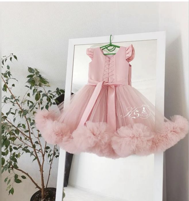 Святкова біла сукня для дівчинки