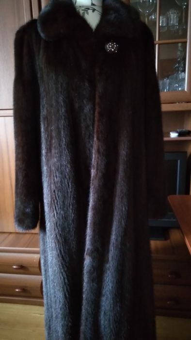 Норкова шуба жіноча