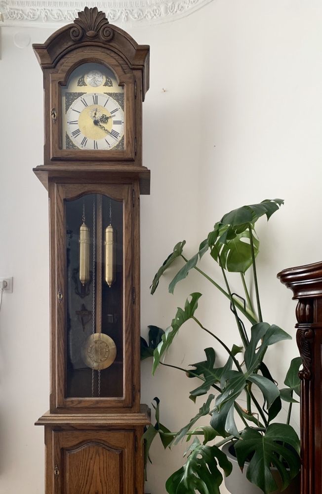 Годинник з масиву дуба,виробник Німеччина