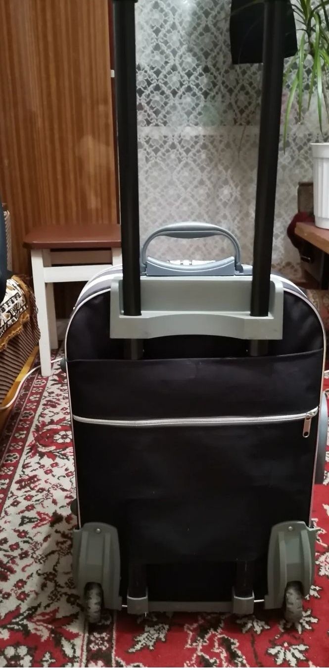 Чемодан сумка колеса валіза